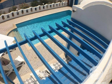 L 145 -                            بيع
                           Villa avec piscine Djerba